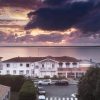 beach hotel le grand chalet